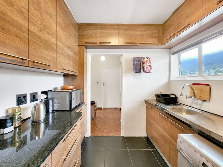 To Let 1 Bedroom Property for Rent in Gardens Western Cape